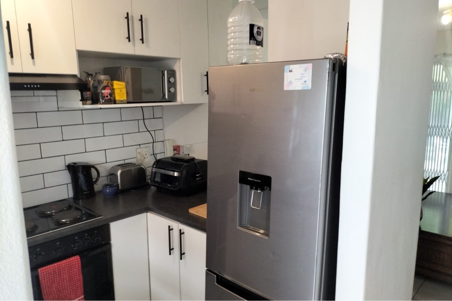 To Let 2 Bedroom Property for Rent in Table View Western Cape